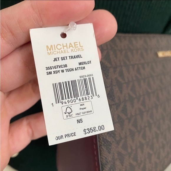 New MICHAEL KORS JET SET TRAVEL SMALL SHOULDER CROSSBODY BAG WITH TECH ATTACHED - Picture 4 of 9